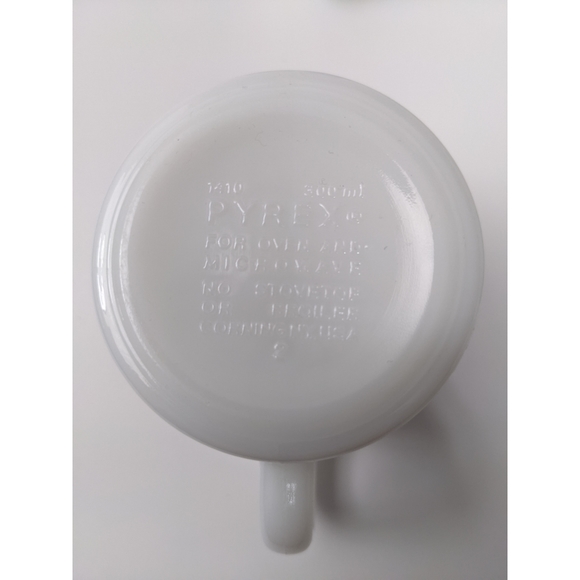 4 Vintage Pyrex White Milk Glass Coffee Mugs Cups 300 ML - Picture 7 of 7